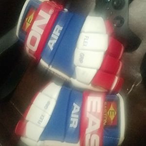 Easton hockey gloves